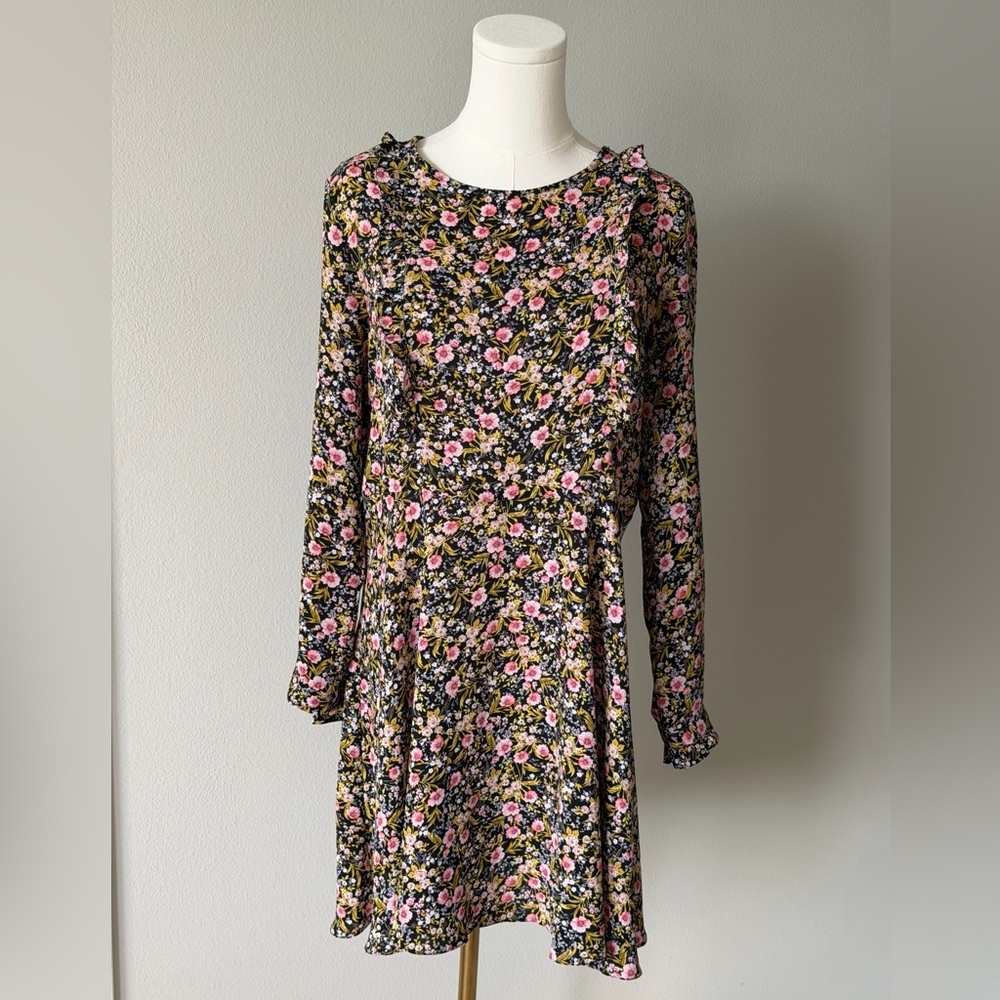 Papaya Romantic Floral Mini Dress Ruffle Details Softly Flared - M / L
